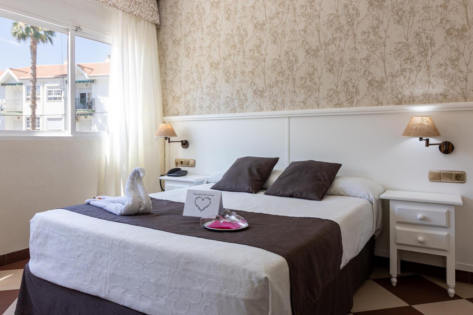 Hotel Avenida Tropical By Bossh! Hotels 살로브레나 외부 사진