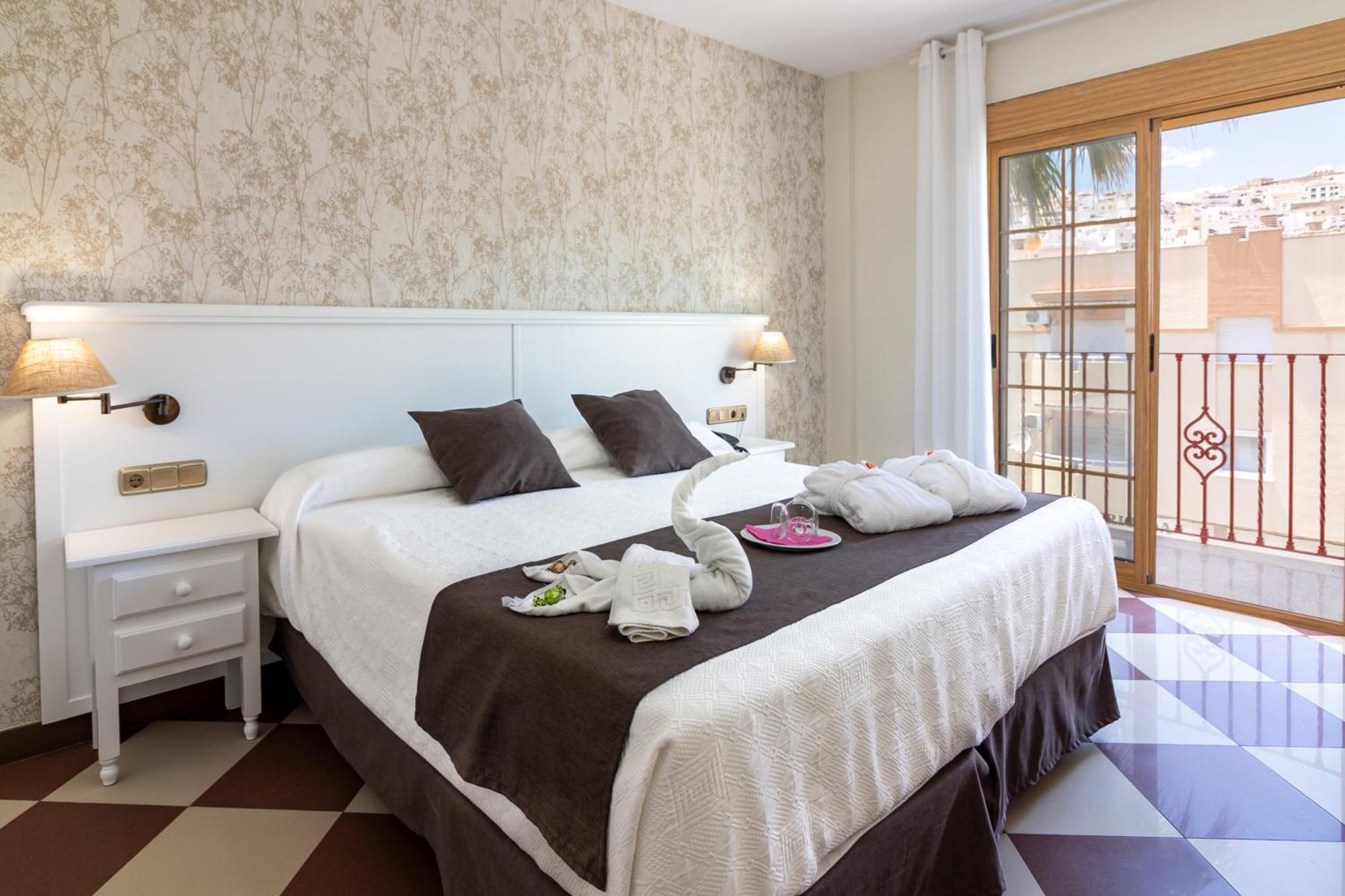 Hotel Avenida Tropical By Bossh! Hotels 살로브레나 외부 사진