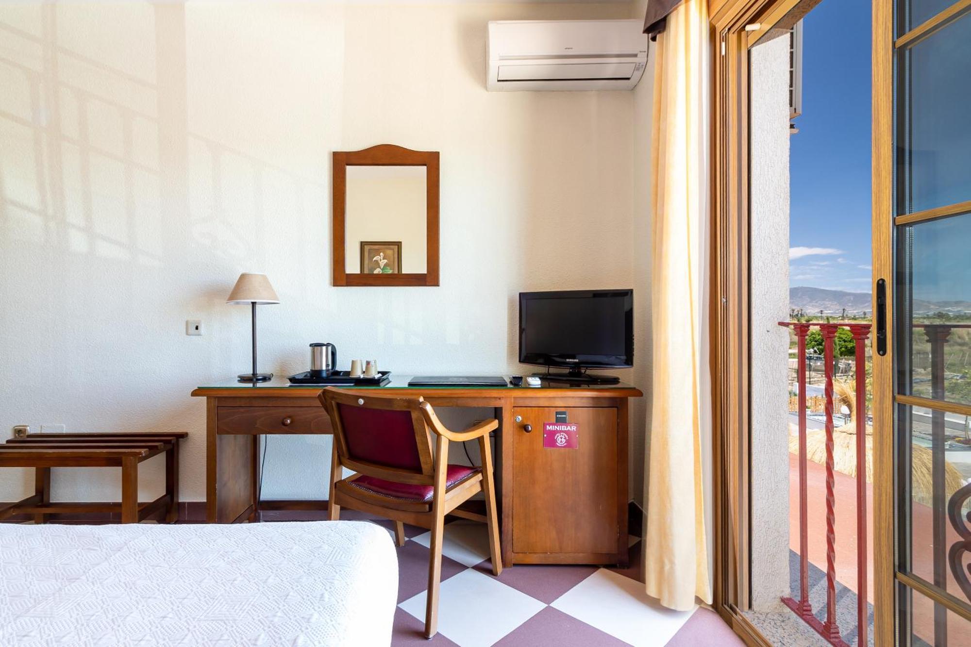 Hotel Avenida Tropical By Bossh! Hotels 살로브레나 외부 사진