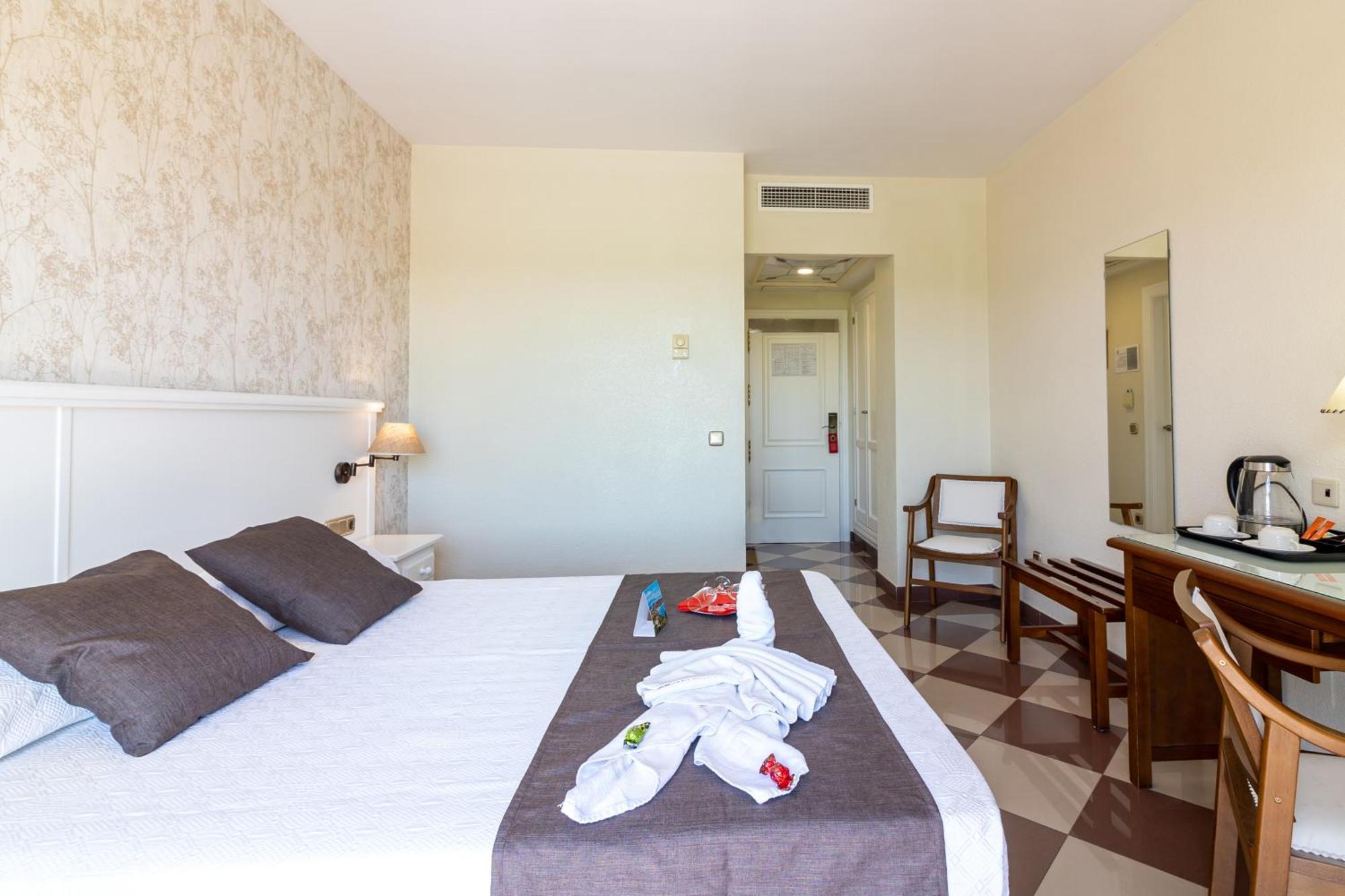 Hotel Avenida Tropical By Bossh! Hotels 살로브레나 외부 사진