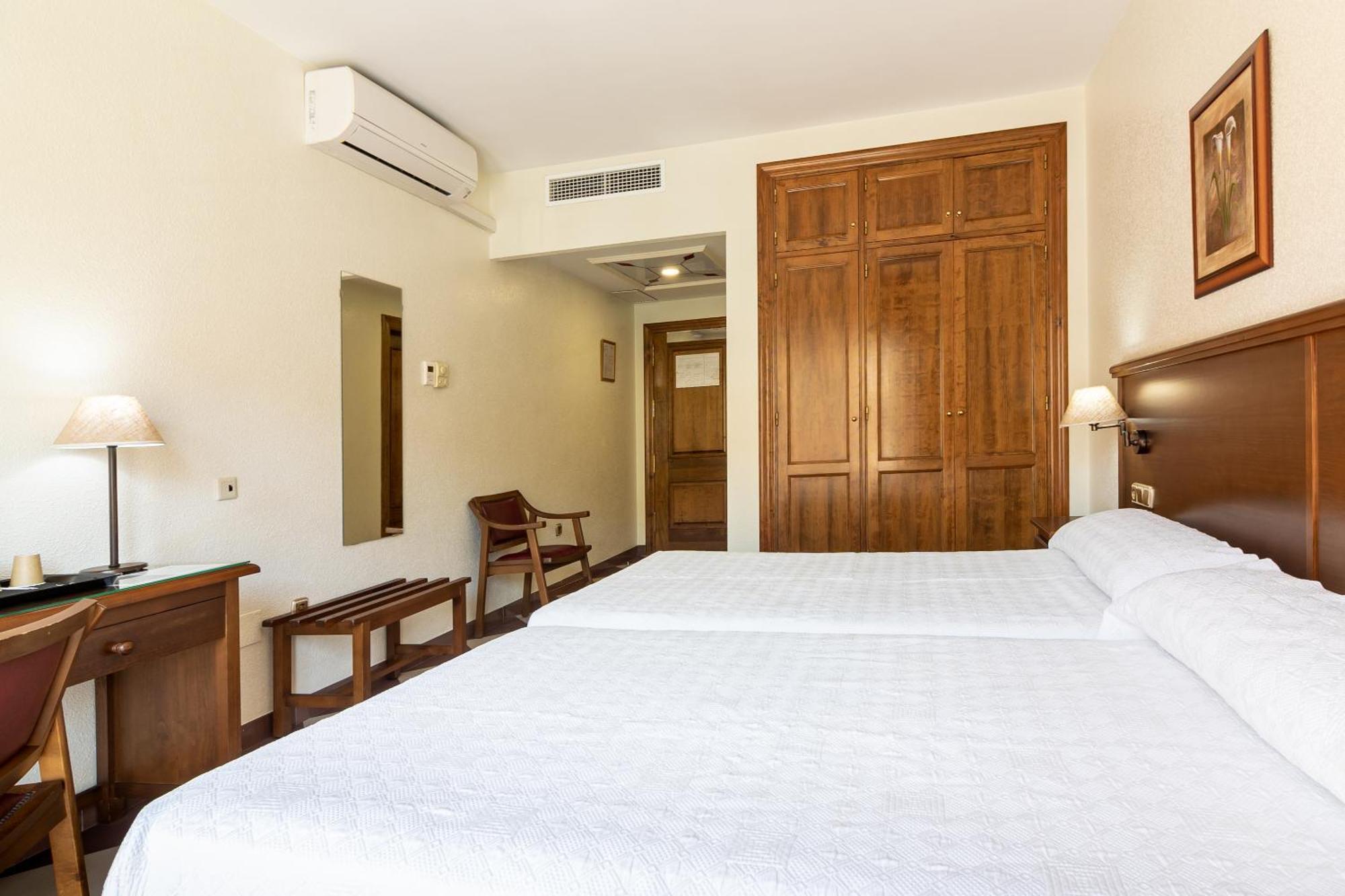 Hotel Avenida Tropical By Bossh! Hotels 살로브레나 외부 사진