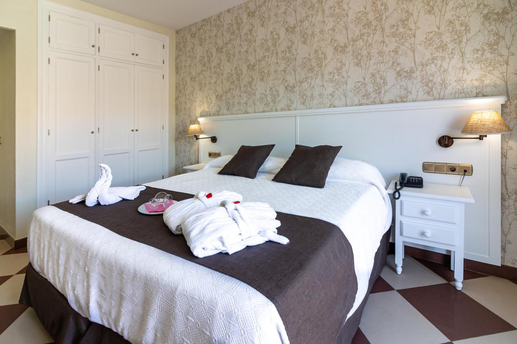 Hotel Avenida Tropical By Bossh! Hotels 살로브레나 외부 사진