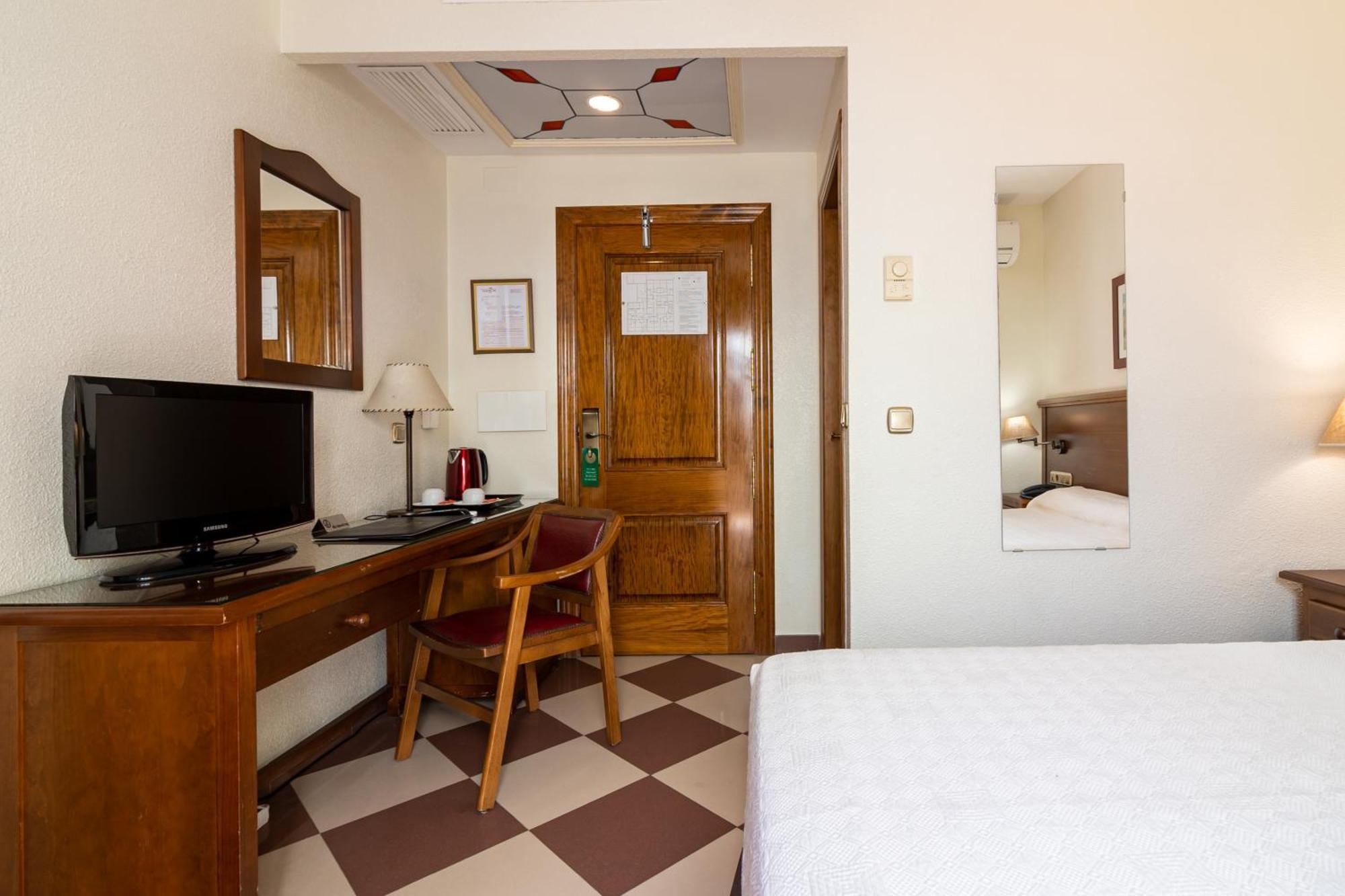 Hotel Avenida Tropical By Bossh! Hotels 살로브레나 외부 사진